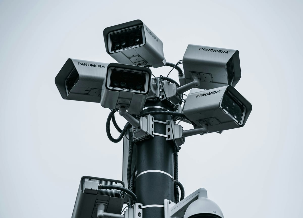 Imagen de archivo de cámaras de videovigilancia. Foto: Milan Malomes/Unsplash