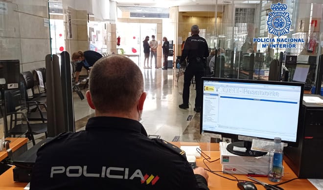 Imagen de archivo de la Oficina de expedición del DNI en la Comisaría de Policía Nacional española en Guadalajara. Foto: elheraldodelhenares.com