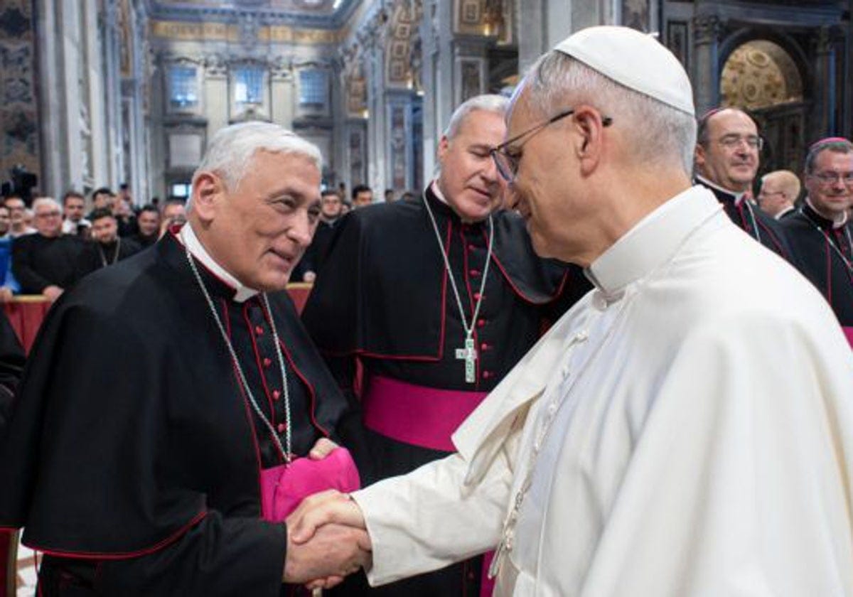 Imagen de archivo de Rafael Zornoza y el papa León XIV. Foto: Vatican Media