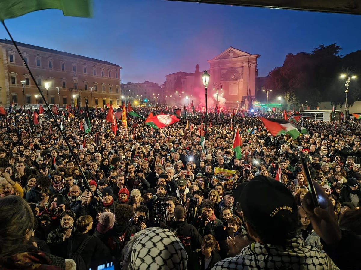 Manifestación masiva en Roma contra el sábado 29 de noviembre contra el genocidio en Palestina y la economía de guerra. Foto: Contropiano