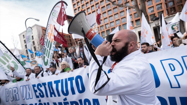Trabajadores sanitarios se movilizan contra en el estatuto Marco. Foto: telecinco.es