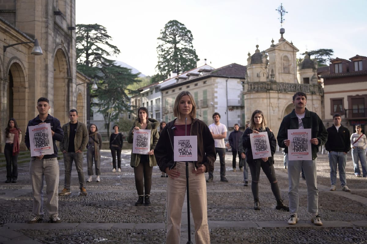 Militantes de EHKS llaman a manifestarse el 6 de diciembre en Durango. Foto: EHKS