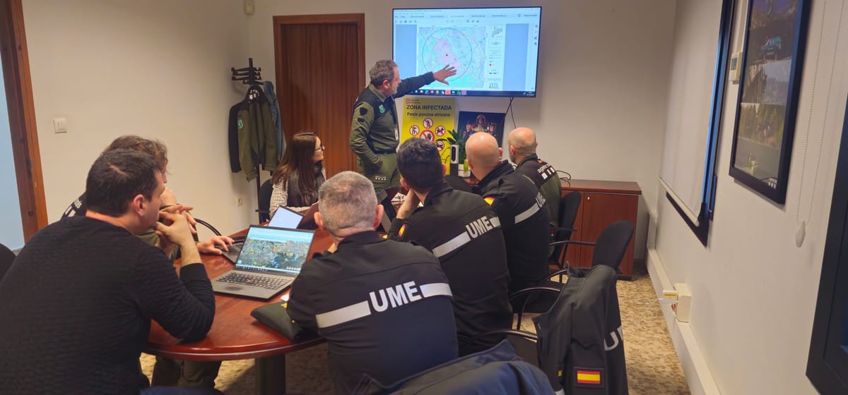 Reunión de la Unidad Militar de Emergencias. Foto: @UMEgob (X)