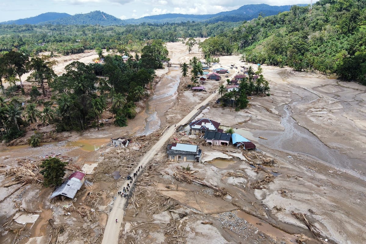 Estragos de las inundaciones en Indonesia. Foto:_ @CGTNOfficial (X)