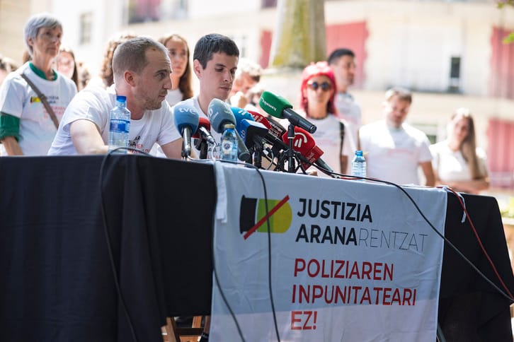 Rueda de prensa de la plataforma Justizia Aranarentzat. Foto: naiz.eus