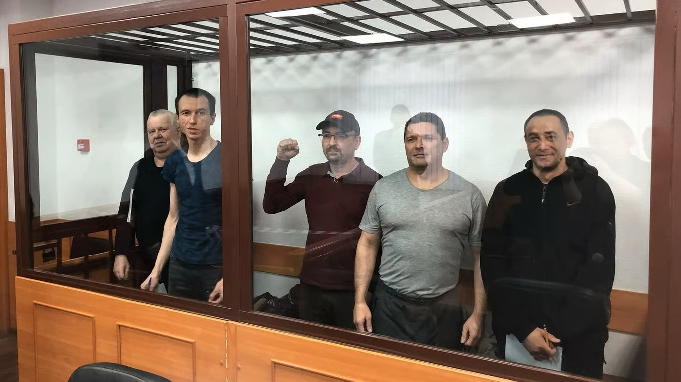 Los cinco condenados, durante el juicio. Foto: Mediazona