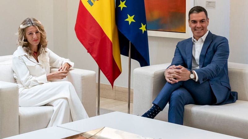 Yolanda Díaz junto a Pedro Sánchez. Foto: izquierdadiario.es