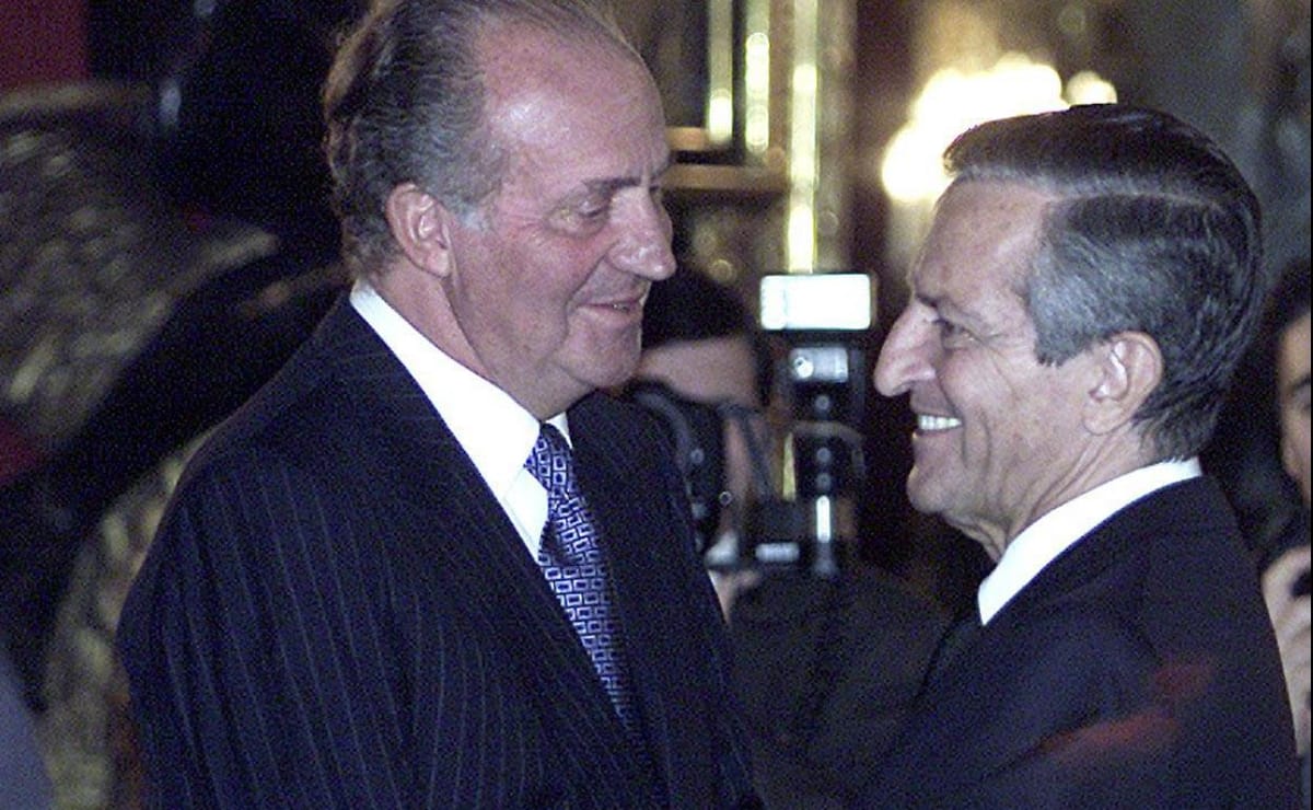 Juan Carlos de Borbón y Borbón junto a Suárez. Foto: elcorreo.com