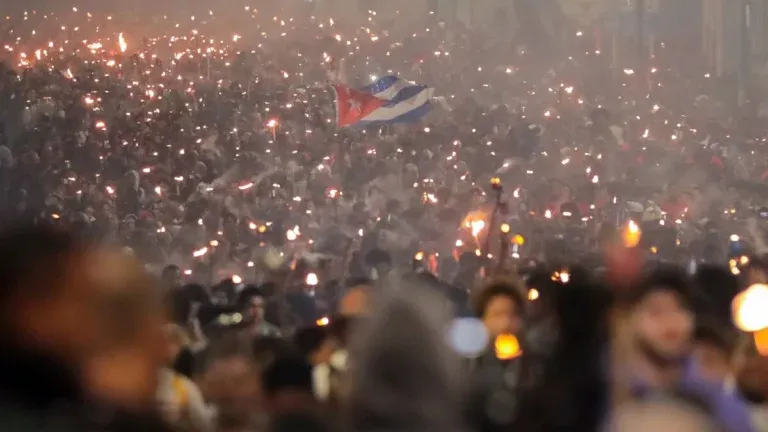 Marcha de las Antorchas en La Habana. Foto: Abel Padrón/ Cubadebate