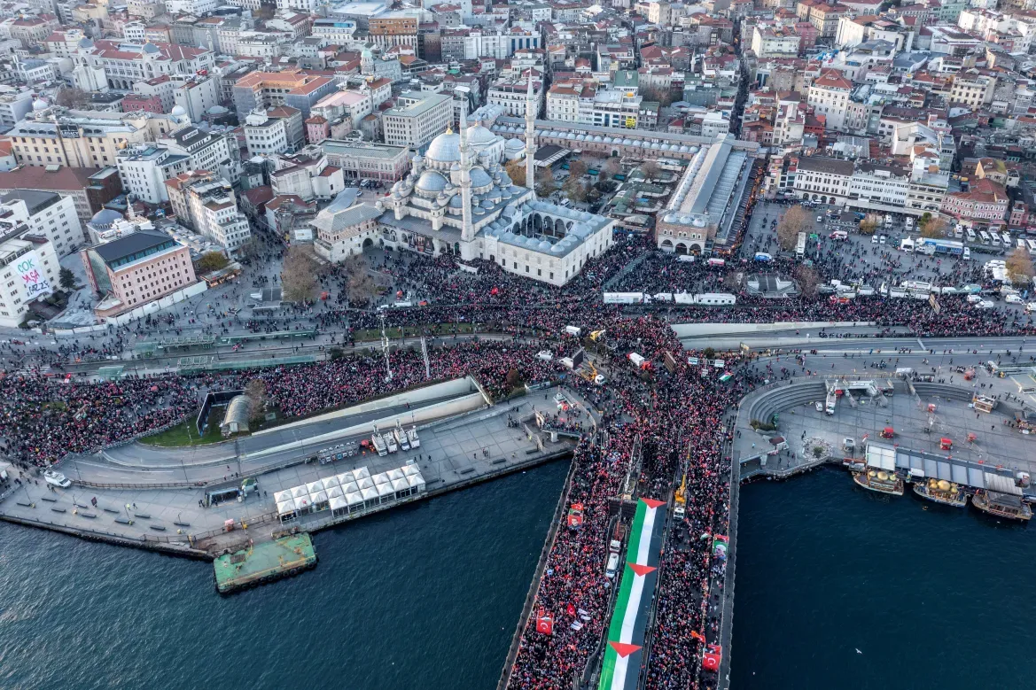 Imagen de la marcha en Estanbul. Foto: aljazeera.com