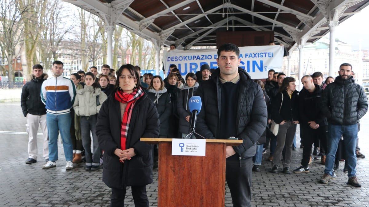 Rueda de prensa del Sindicato Socialista de Vivienda de Euskal Herria en Bilbo (Bizkaia). Foto: Euskal Herriko Etxebizitza Sindikatu Sozialista