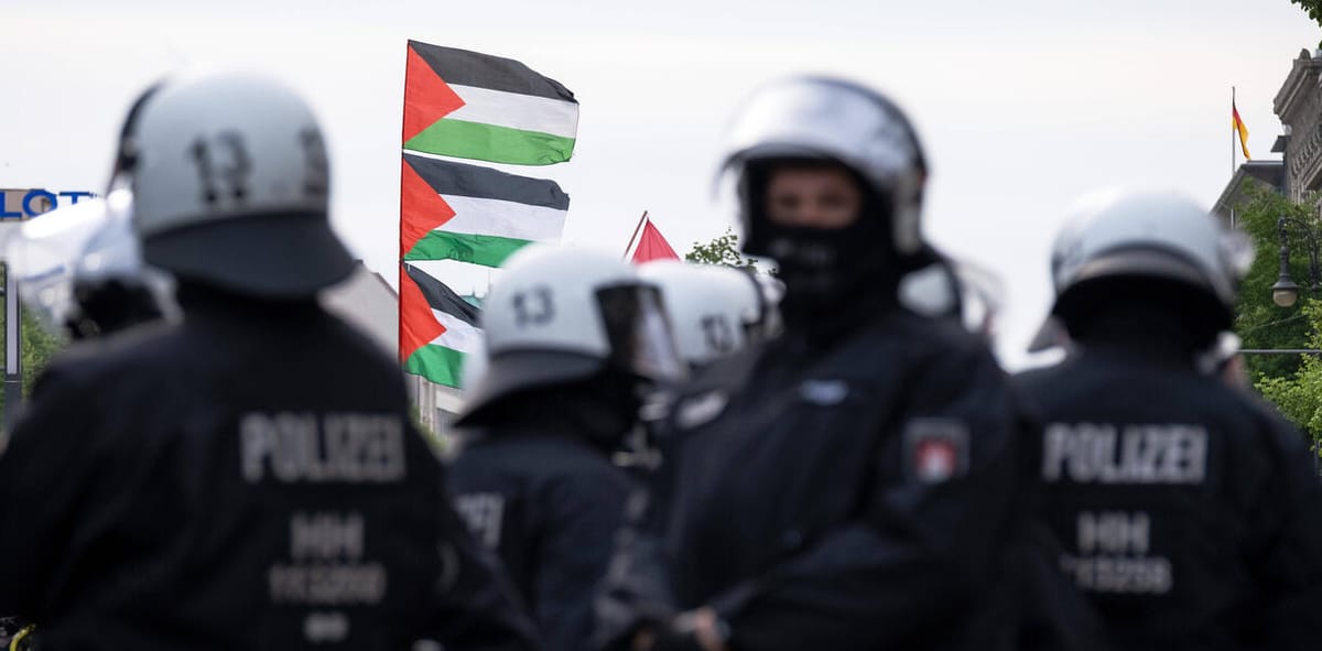 Imagen de archivo de la policía alemana vigilando protesta propalestina. Foto: © IMAGO / snapshot