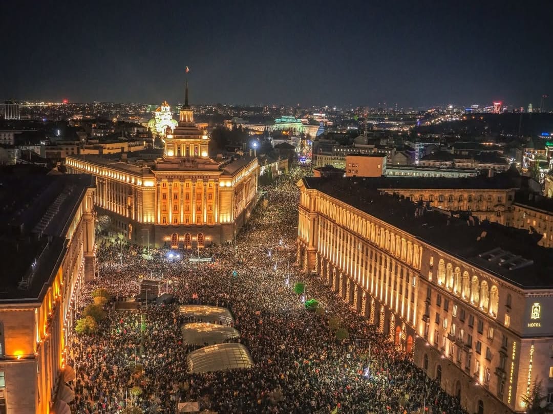 Imagen de archivo de las protestas anticorrupción en Sofia (Bulgaria) en diciembre de 2025. Foto: @pandjarov (X)