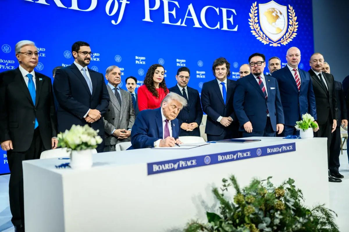 Imagen de archivo de Donald Trump en la firma de la Junta de Paz en Davos. Foto: The White House
