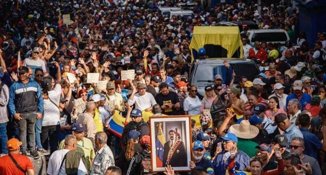 Imagen de la protesta multitudinaria en Caracas. Foto: @A7_Mirza (X)