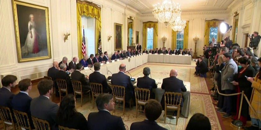 Encuentro entre el gobierno de Trump y líderes de empresas petroleras. Foto: myanmaritv.com