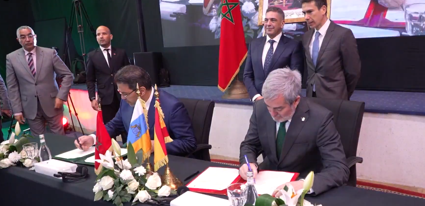 El presidente del Gobierno de Canarias, Fernando Clavijo, en la firma de convenios de cooperación con la región marroquí de Souss Massa. Fotograma: Fernando Clavijo (X)