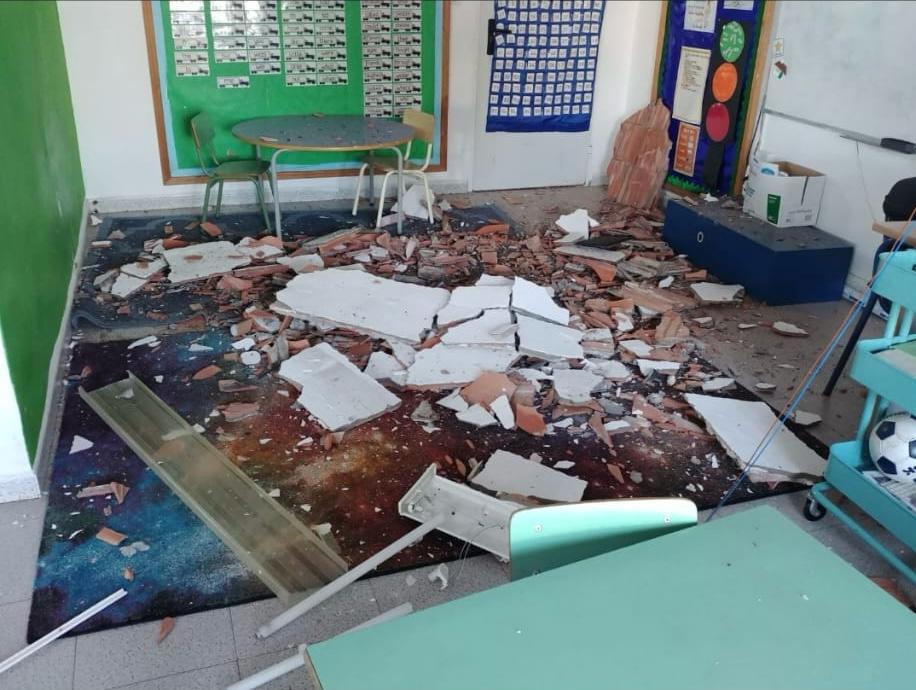Imagen cedida por los denunciantes sobre el estado de una de las aulas. Foto: areacostadelsol.com