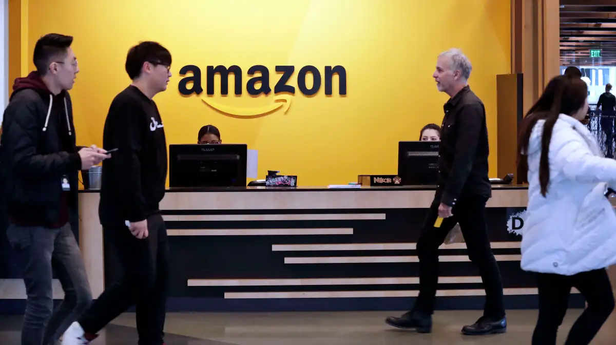 Imagen de archivo de una sede de Amazon en Seattle. Foto: AP Photo/Elaine Thompson