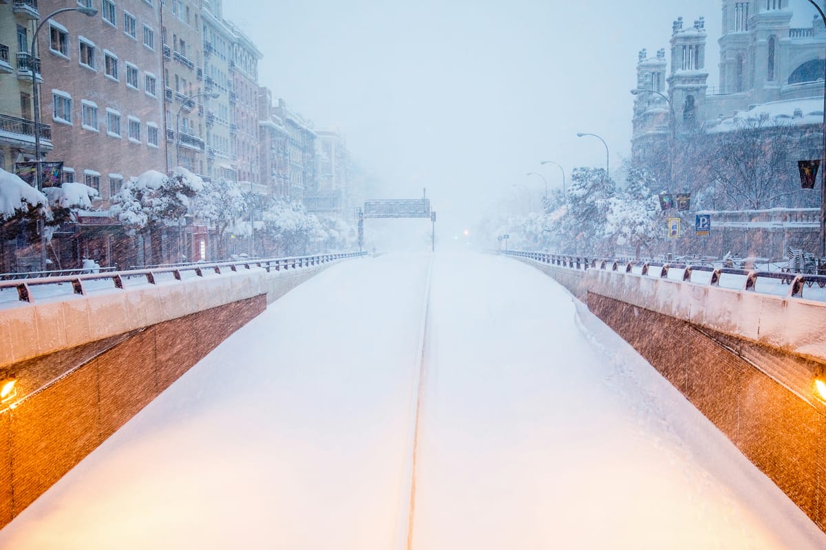 Nieve en Cuatro Caminos (Madrid). Foto: JavyGo/Unsplash