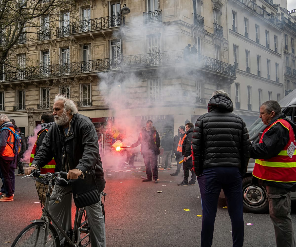 Imagen de archivo de una movilización sindical en París. Foto: mana5280/Unsplash