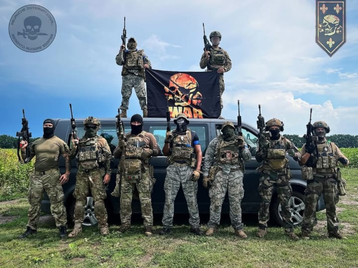 Bautizada primero como "War Agressive", la "Legión pirata" está adscrita al batallón "Revanche". Foto: Streetpress