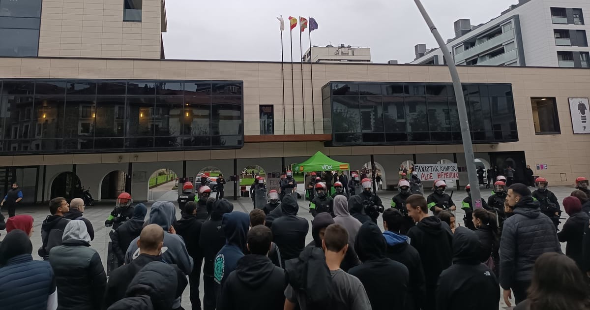 Imagen de archivo de una concentración de jóvenes contra Vox en Lasarte (Gipuzkoa). Foto: Gedar Langile Kazeta