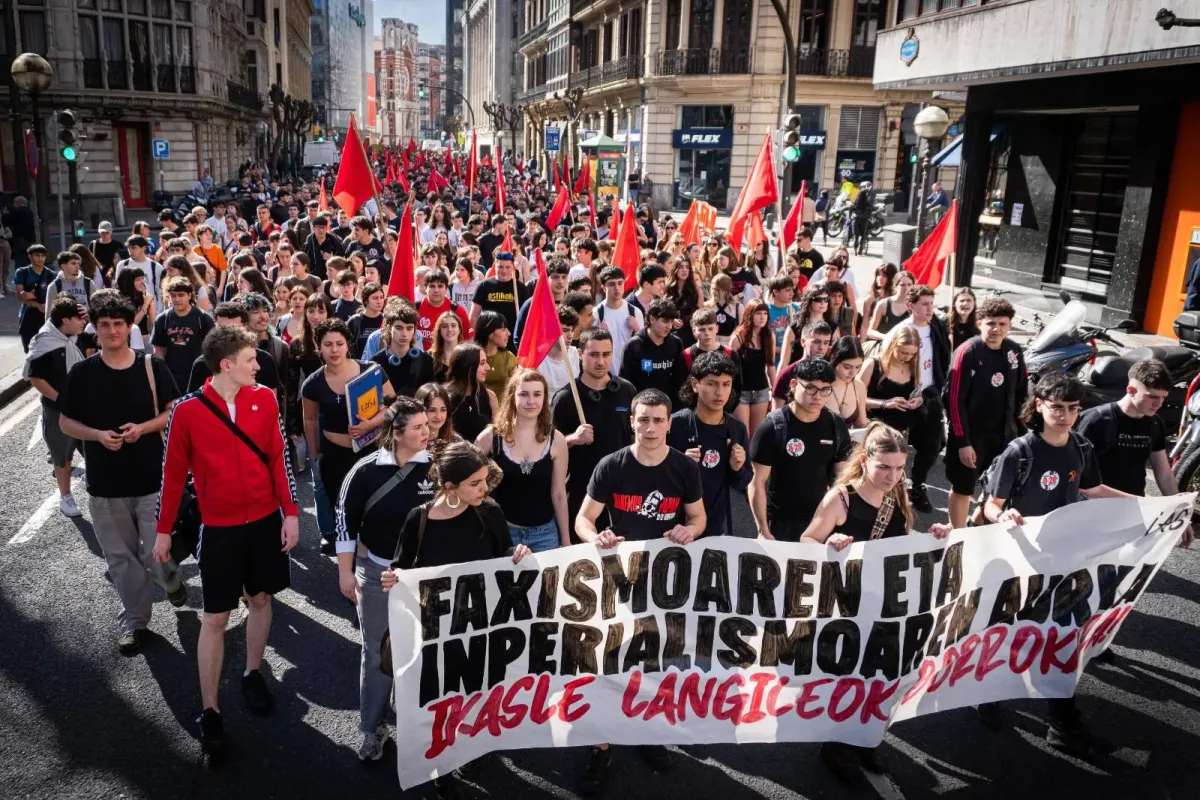 Movilización contra el fascismo y el imperialismo de Ikasle Antolakunde Sozialista (IAS). Foto: Gedar Langile Kazeta