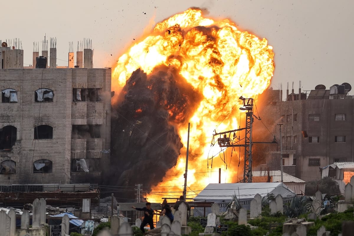 Imagen de archivo de un bombardeo israelí sobre la Franja de Gaza. Foto: @Timesofgaza (X)