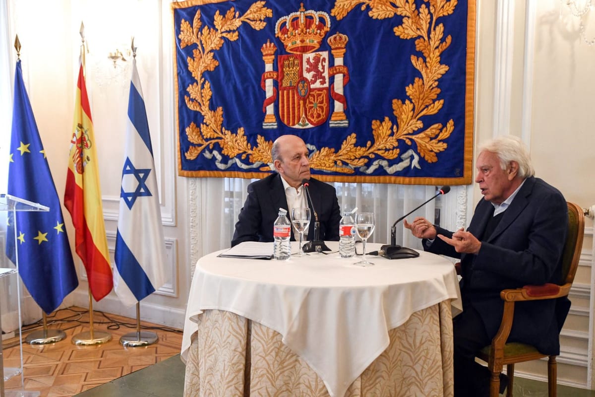 Felipe González en la embajada israelí en Madrid. Foto: N/D