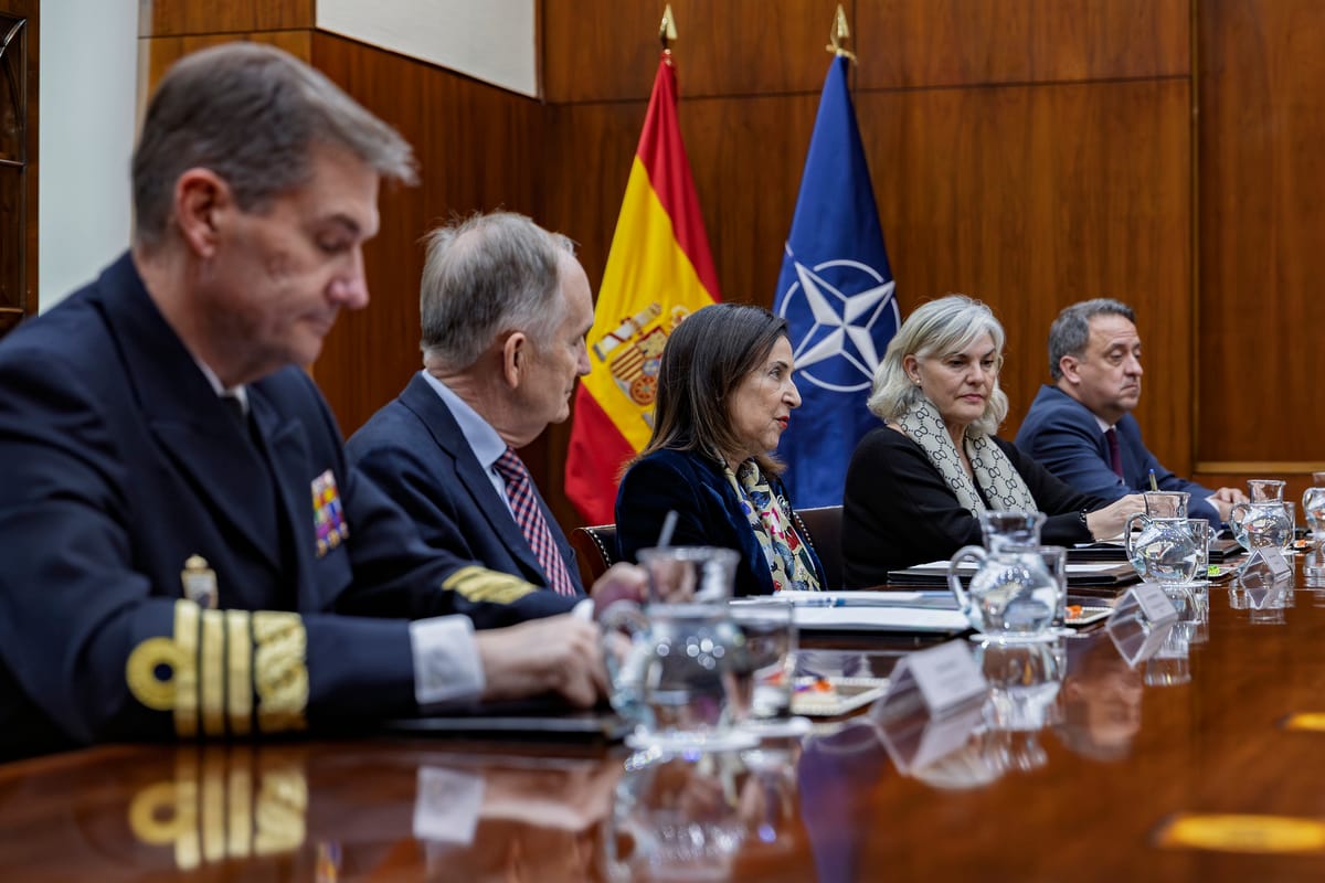 Imagen de archivo de una reunión entre la OTAN y el Ministerio de Defensa español. Foto: @Defensagob (X)