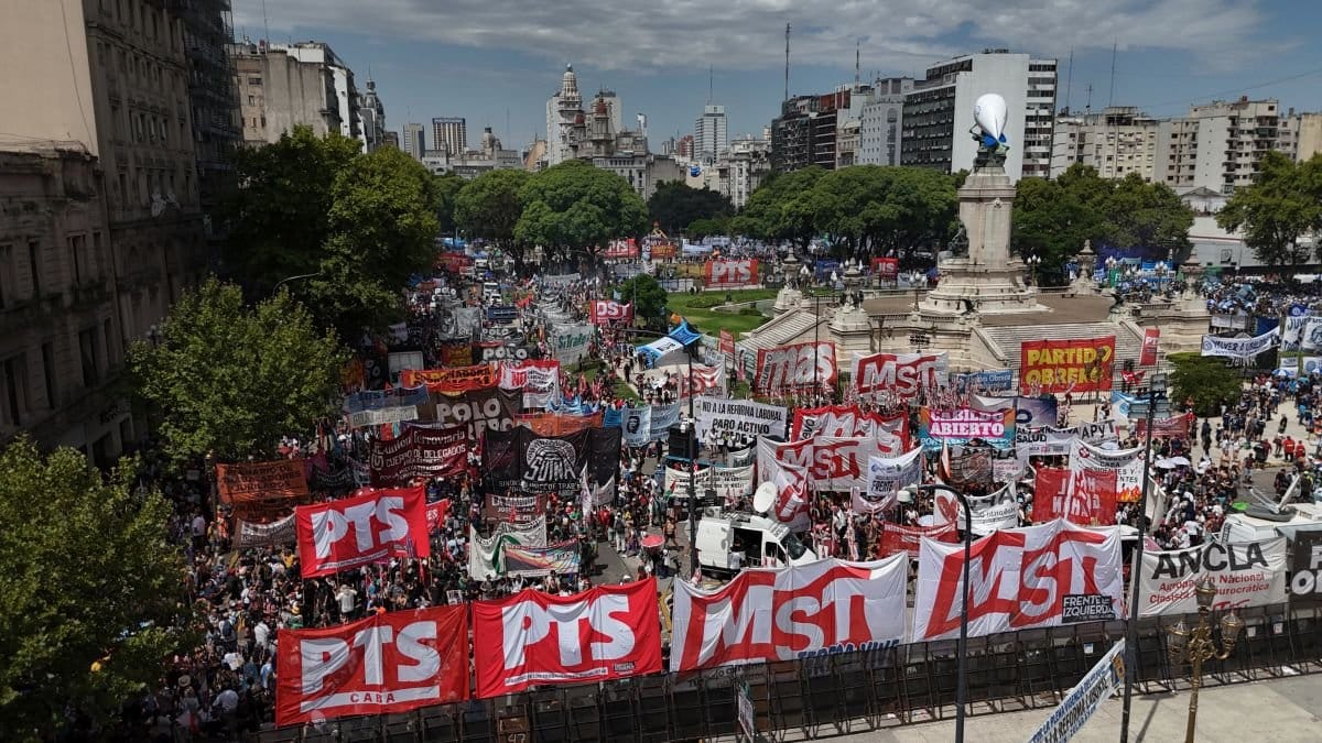 Protestas contra la reforma laboral en Argentina. Foto: vía @ultras_antifaa (X)