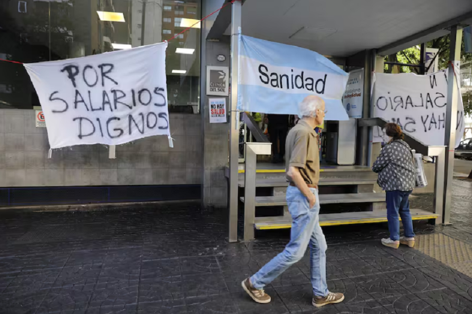 Imagen de archivo de protestas en el sector de la salud en Argentina. Foto: mundogremial.com