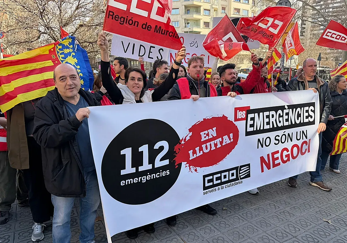 Protesta sindical de trabajadores de servicios de emergencias de Murcia en Barcelona. Foto: cedida a La Verdad