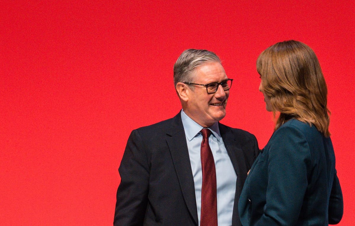 Imagen de archivo del primer ministro británico Keir Starmer junto a su ministra de Hacienda Rachel Reeves. Foto: @Keir_Starmer (X)