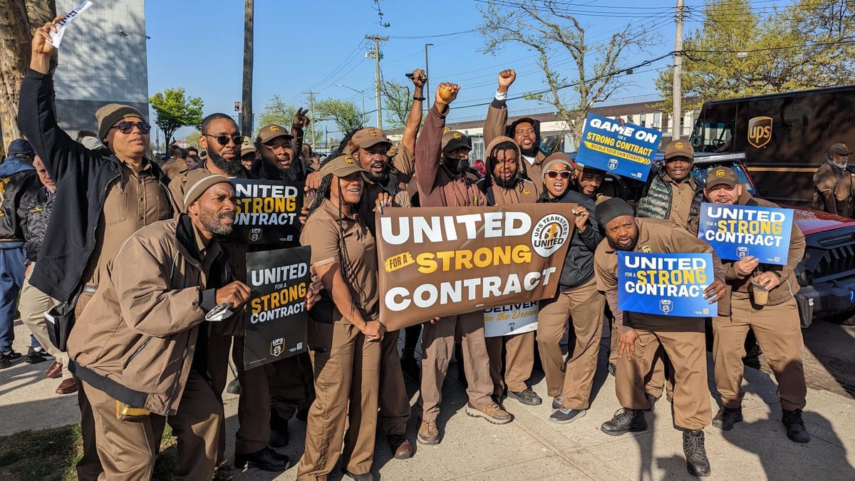 Imagen de archivo de protesta sindical de UPS Teamsters frente a un centro de clientes de UPS en Canarsie, Brooklyn (Nueva York), el pasado 21 de abril. Foto: vía People`s Dispatch