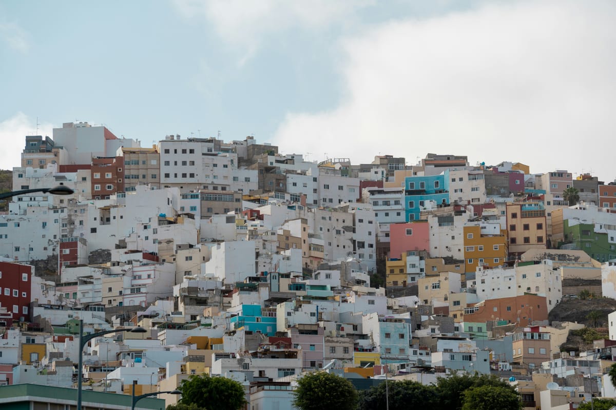Viviendas en Las Palmas de Gran Canaria. Foto: Yuri Chernov/Unsplash
