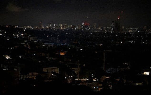 Un ataque iraní deja sin electricidad una ciudad al norte de Tel Aviv