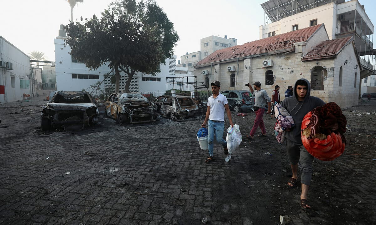 Inmediaciones del hospital y la Iglesia Bautista de Al-Ahli, donde cientos de palestinos fueron asesinados en un ataque israelí en octubre de 2023. Foto: Reuters