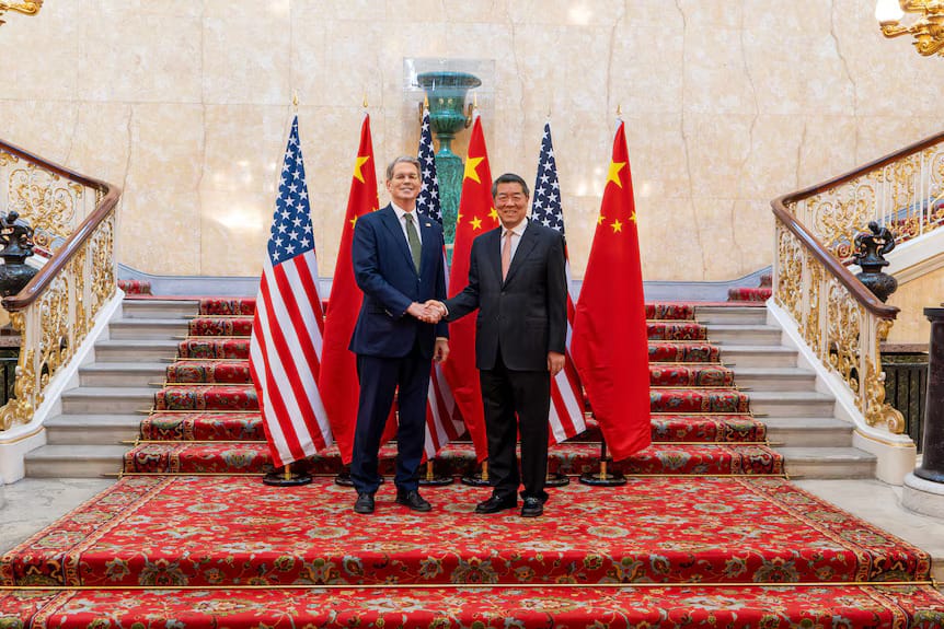 Imagen de archivo del secretario del Tesoro de EE.UU., Scott Bessent, y He Lifeng, viceprimer ministro de China. Foto: Departamento del Tesoro de EE.UU.