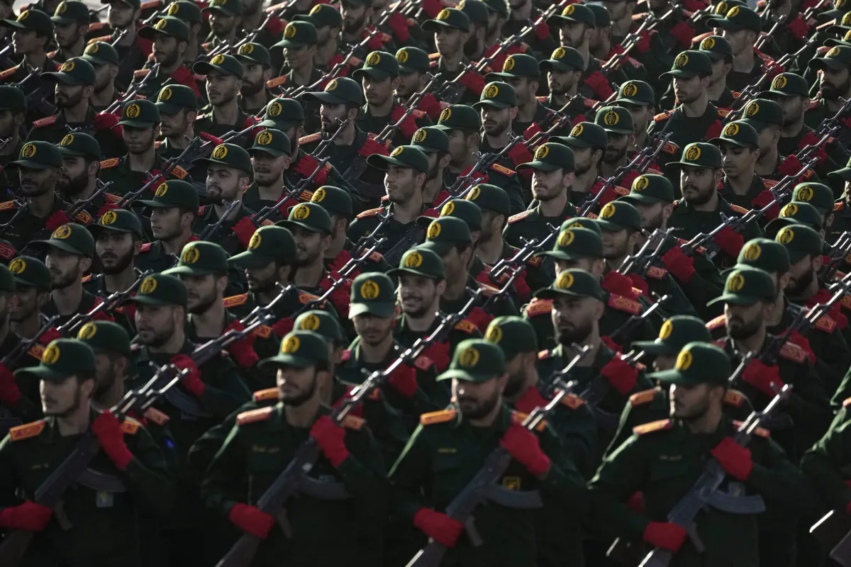 Imagen de archivo de cadetes de la Guardia Revolucionaria iraní. Foto: Vahid Salemi/AP