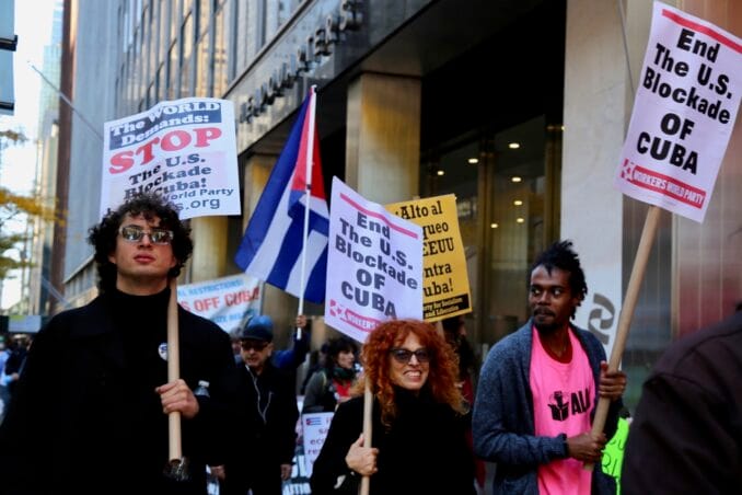 Manifestación contra el bloqueo a Cuba en New York, 29 de octubre. Foto: Brenda Ryan