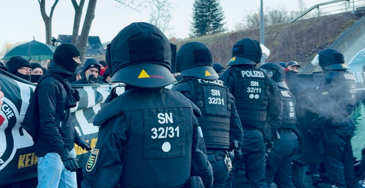 Imagen de archivo de cargas policiales contra una manifestación antifascista en Alemania. Foto: N/D