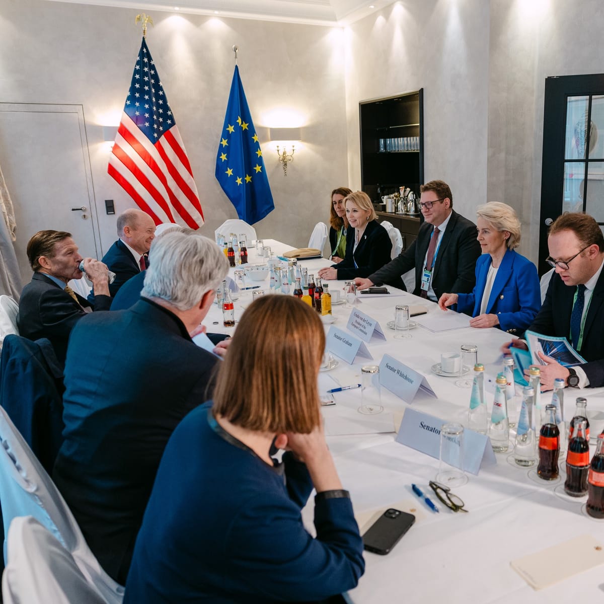 Reunión entre la Comisión Europea y una delegación bipartidista de senadores estadounidenses. Foto: Von der Leyen.