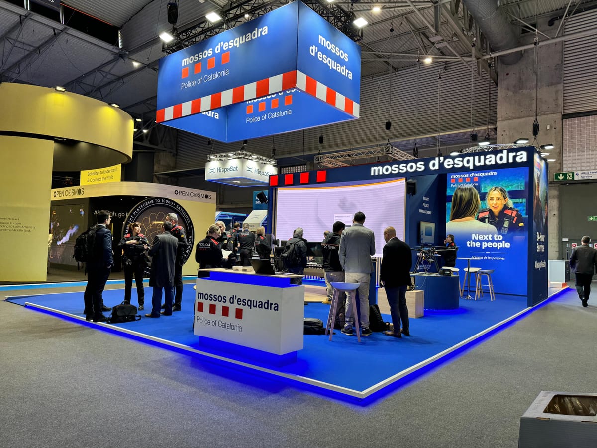 Puesto de los Mossos d'Esquadra en el World Mobile Congress de Barcelona. Foto: @mossos (X)