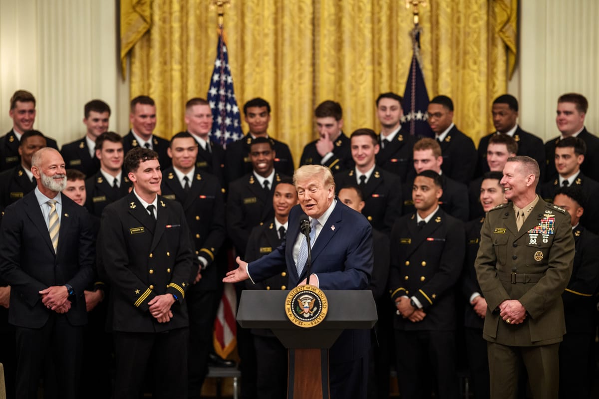 Imagen de archivo de Donald Trump en un acto oficial. Foto: @WhiteHouse (X)