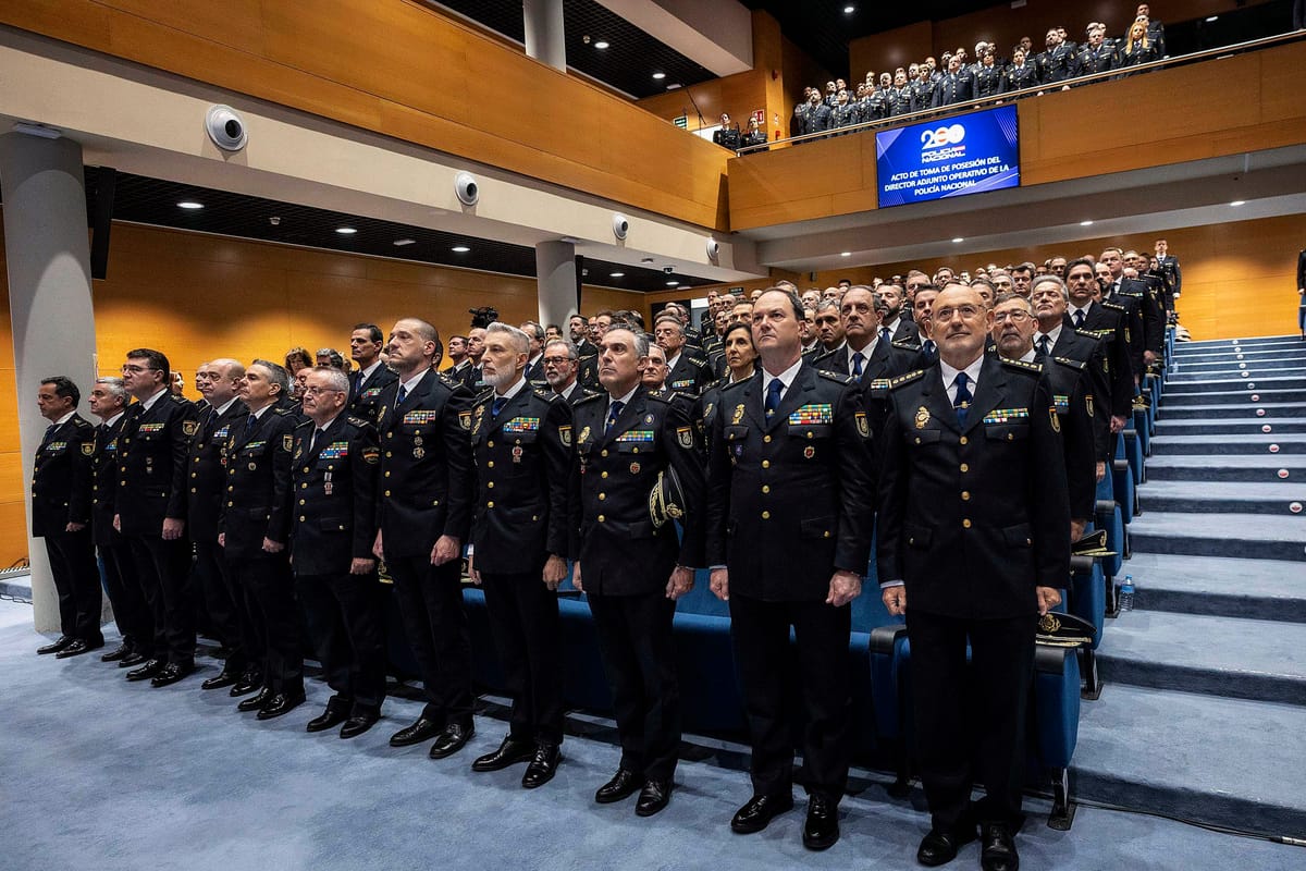 Toma de posesión del comisario principal Santafé como nuevo director adjunto operativo (DAO) de la Policía Nacional española.Foto: @interiorgob (X)