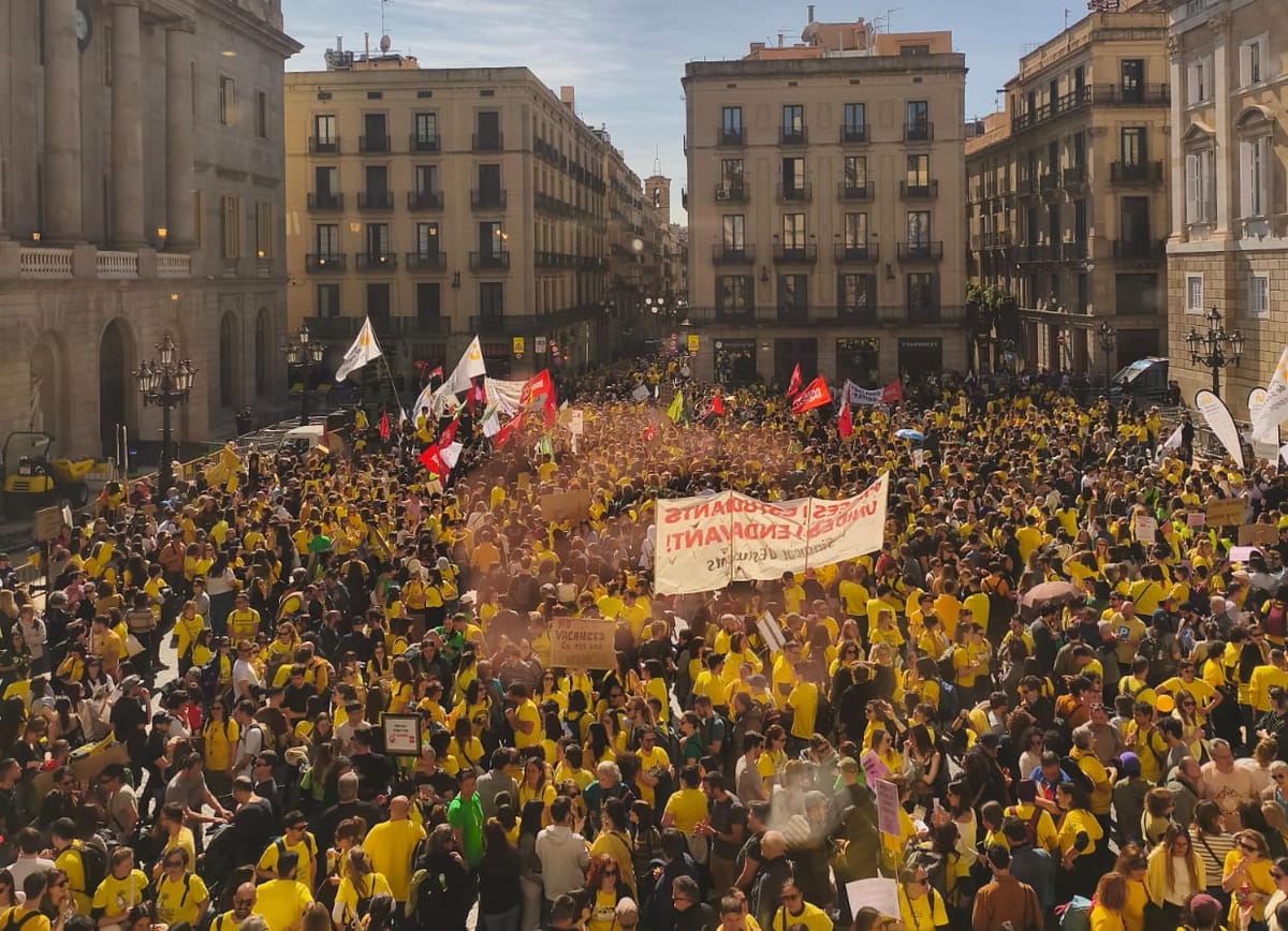 Movilización sindical docente en Barcelona, 16 de marzo de 2026. Foto: vía @FonsiLoaiza (X)