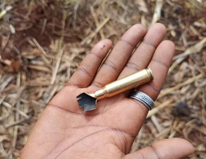 Una bala disparada por la policía contra el movimiento estudiantil keniano en Laikipia. Foto: @RevolutionCPM (X)