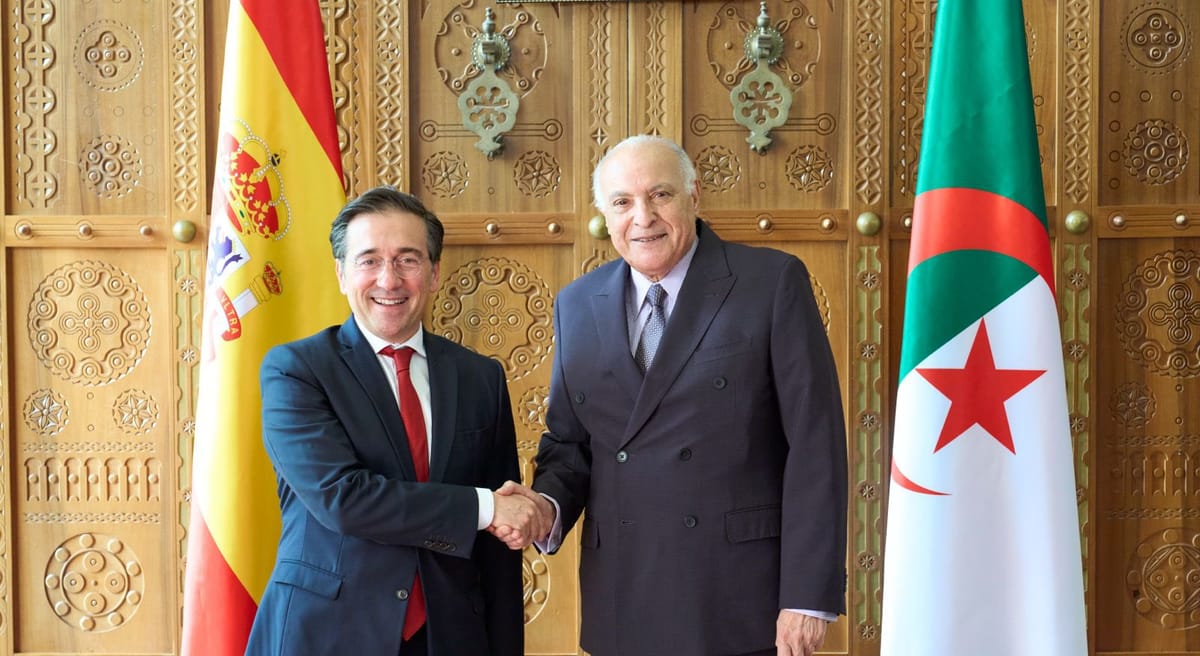 El ministro de exteriores español José Manuel Albares y su homólogo argelino Ahmed Attaf. Foto: vía @jmalbares (X)